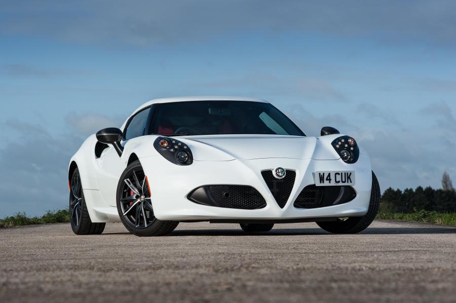  Alfa Romeo 4C 2015 года  (UK) (фото 2 из 45)